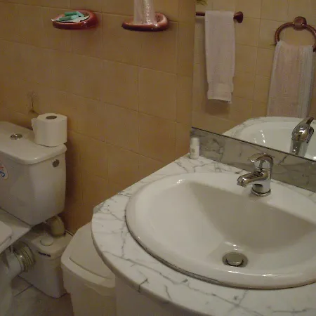 Отель Restaurant Anglade 2*